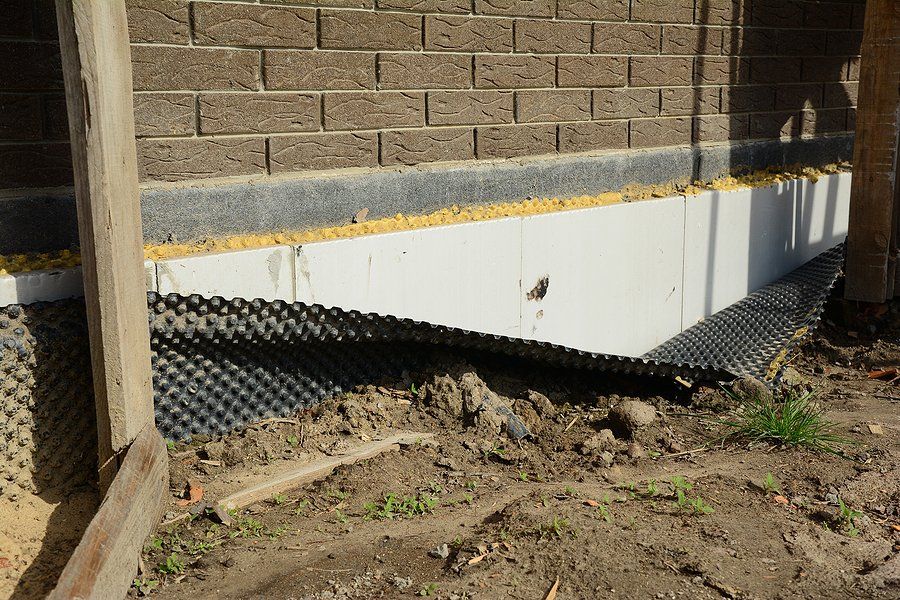 wall waterproofing under installation