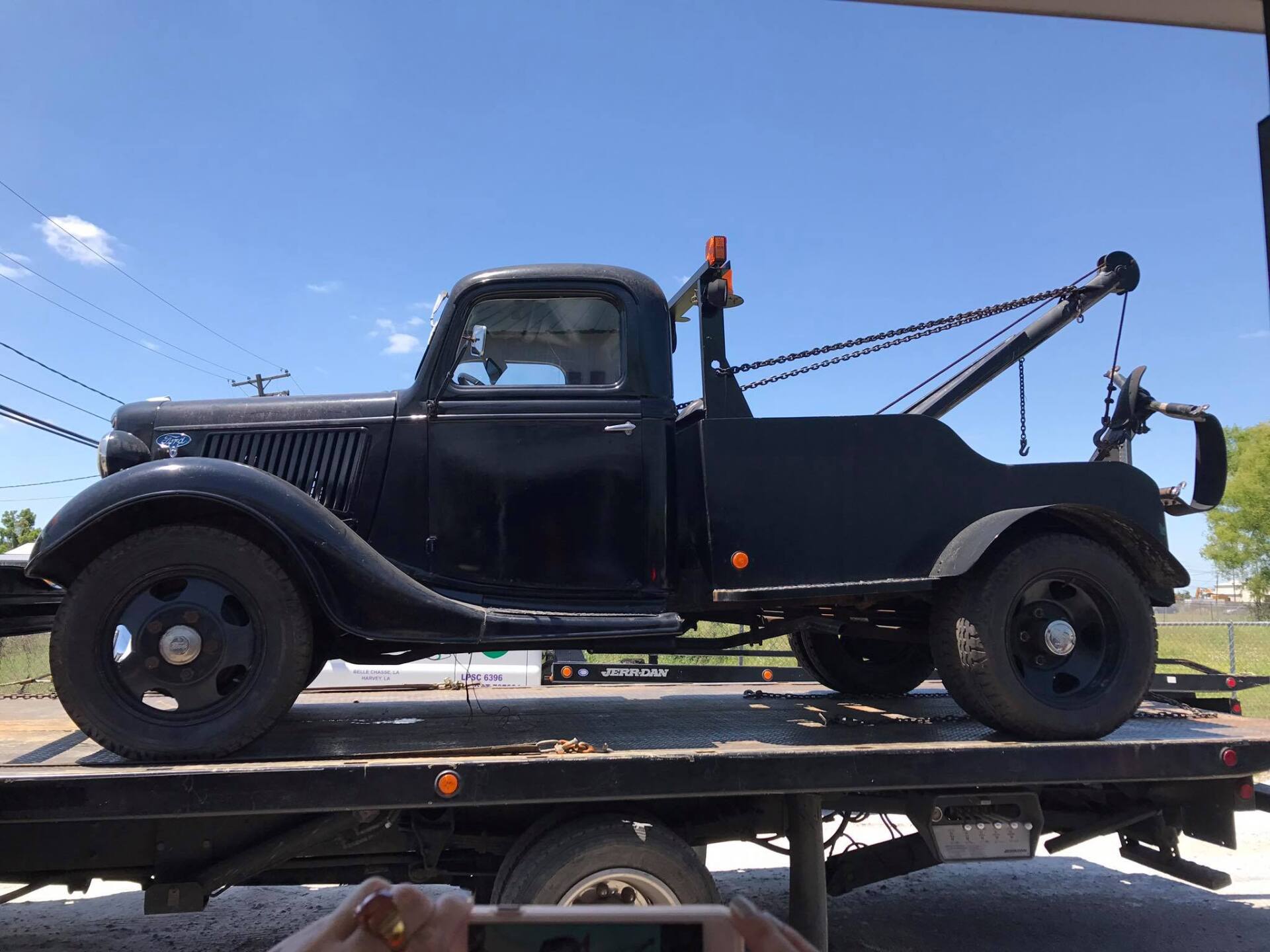 Old Truck - Harvey, LA - Carnival Wrecker Service