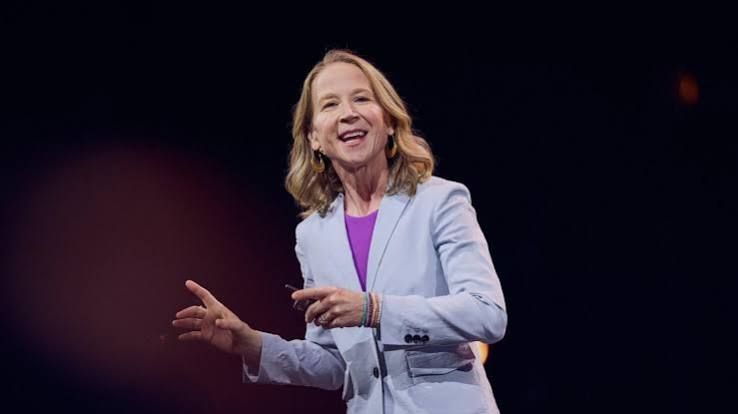 April Rinne Futurist Keynote Speaker 