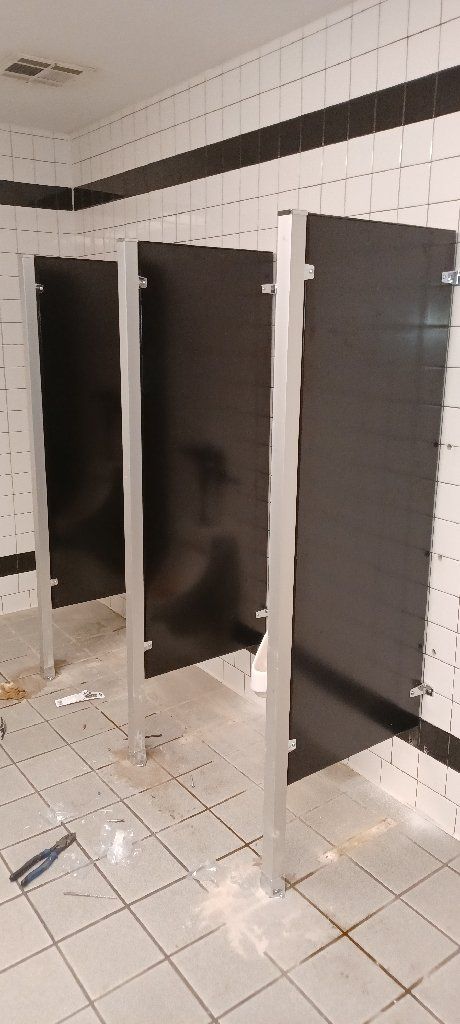 Commercial Restroom and Urinal Partitions Design and Installation