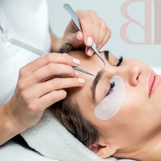 Trucco permanente sopracciglia