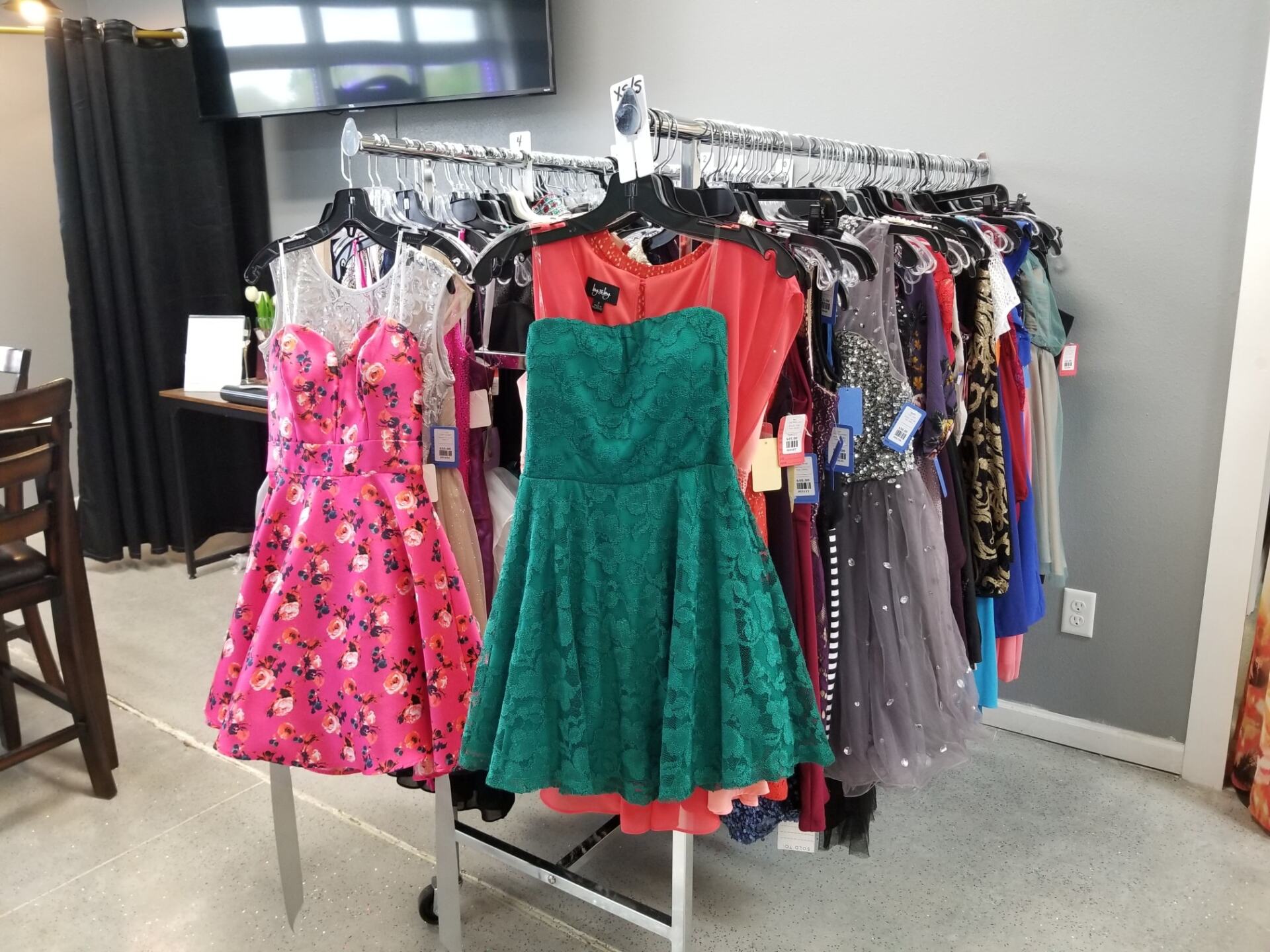 Prom dress consignment shop stores near me