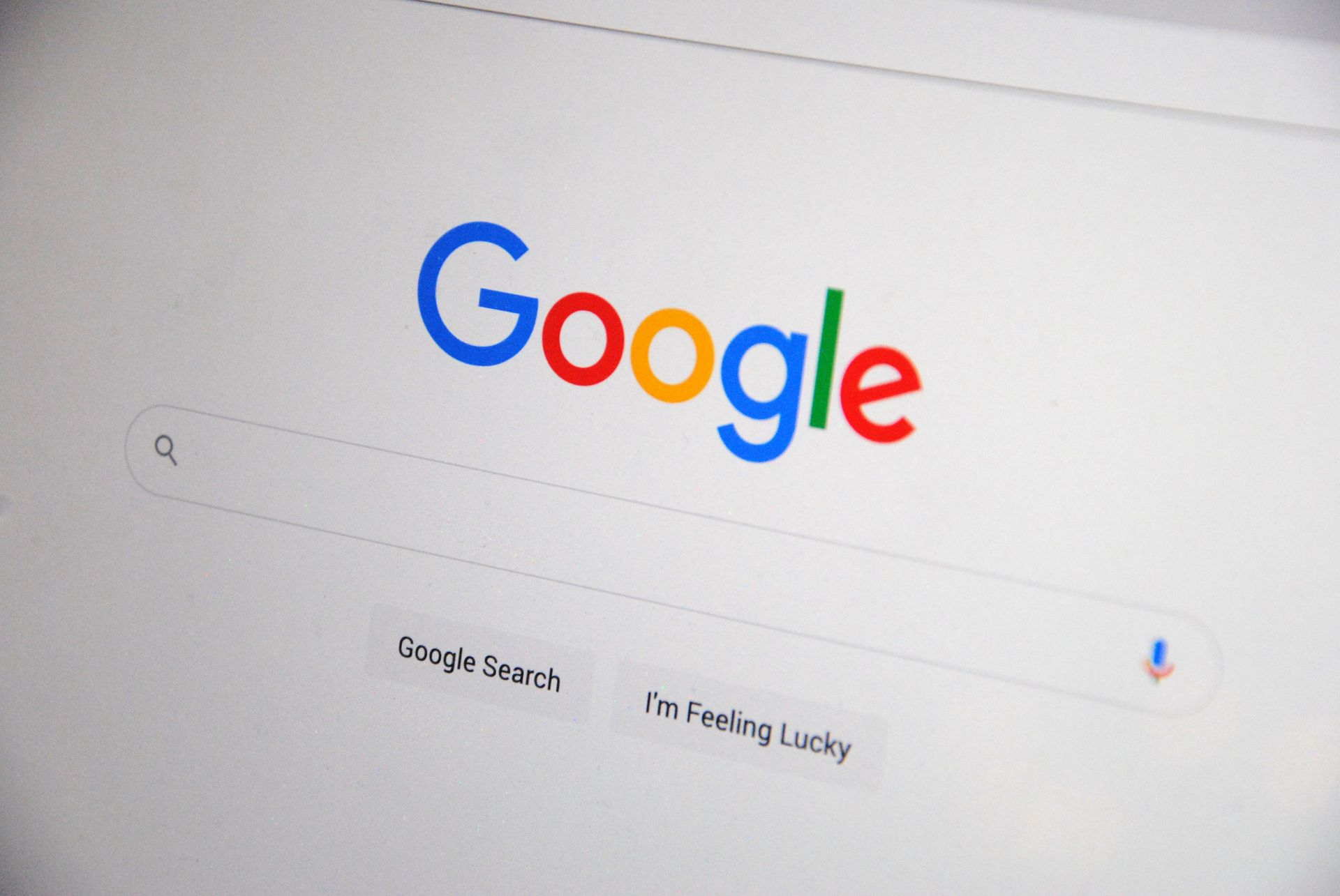 Google homepage with logo, search bar, and “Google Search” and “I’m Feeling Lucky” buttons
