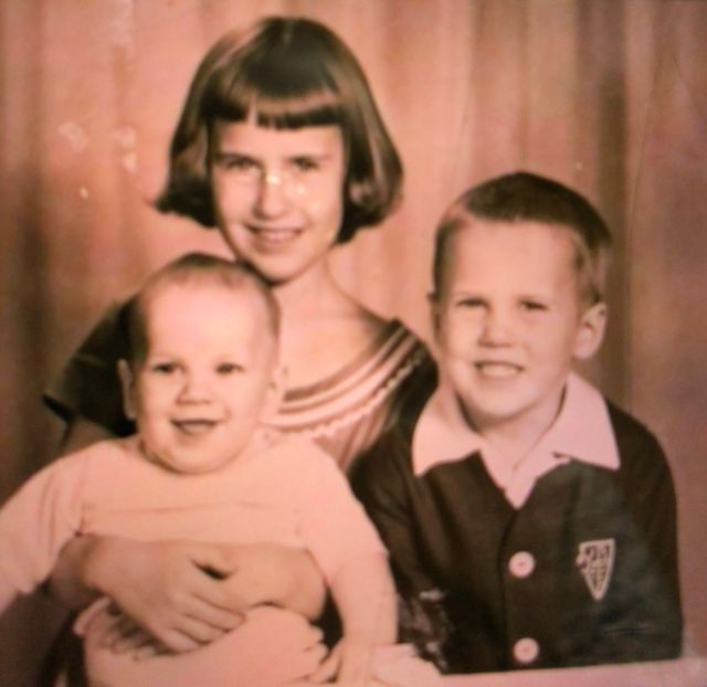 Bill Anderson with his siblings