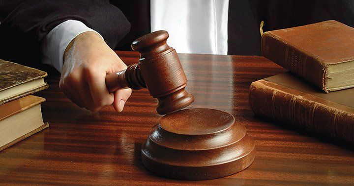judge hits gavel