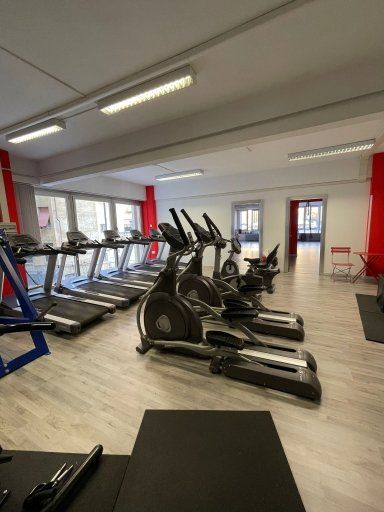 sala attrezzi 1