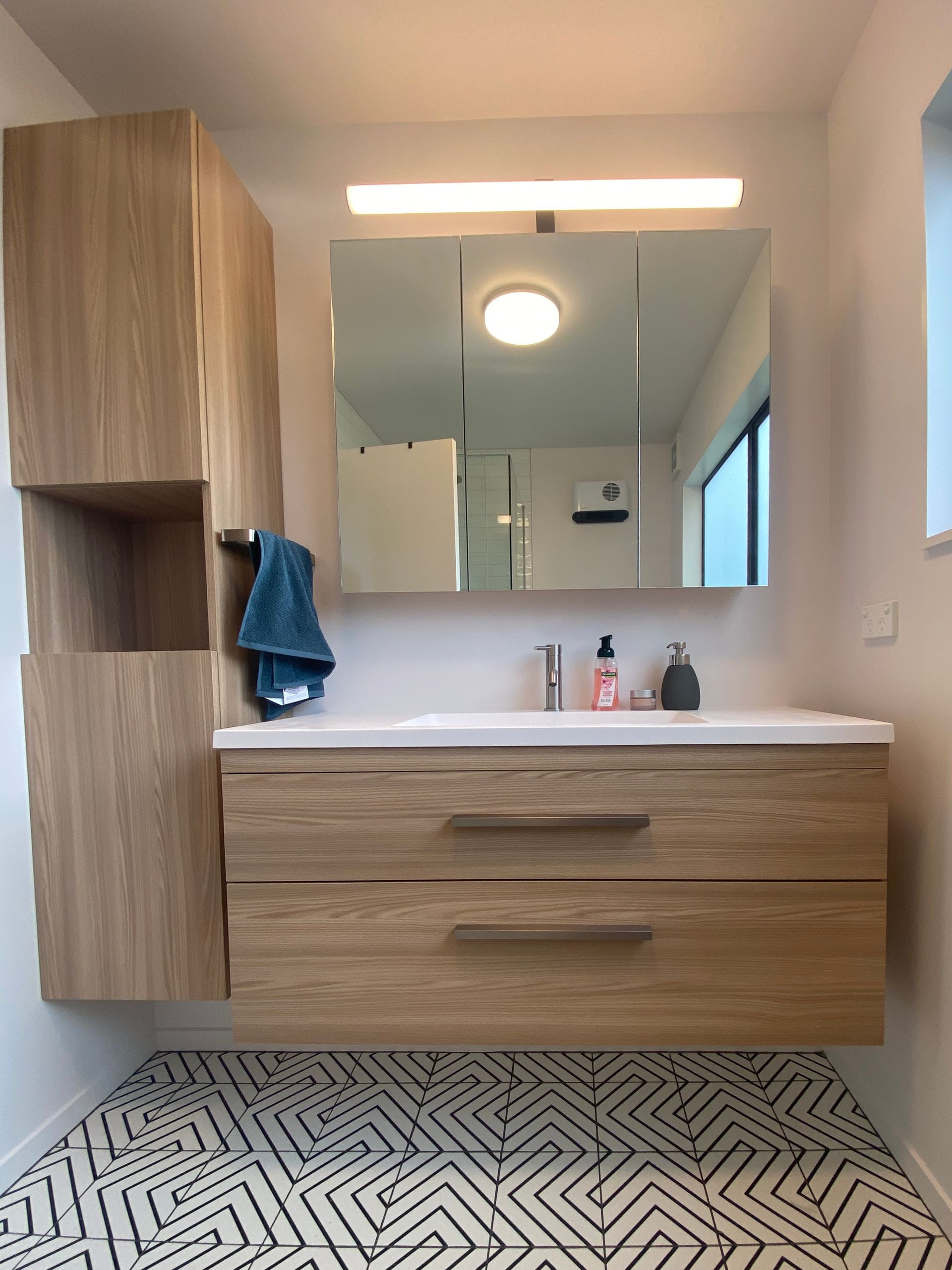 Bathroom Renovations for Small Spaces in Auckland: Maximising Every Inch