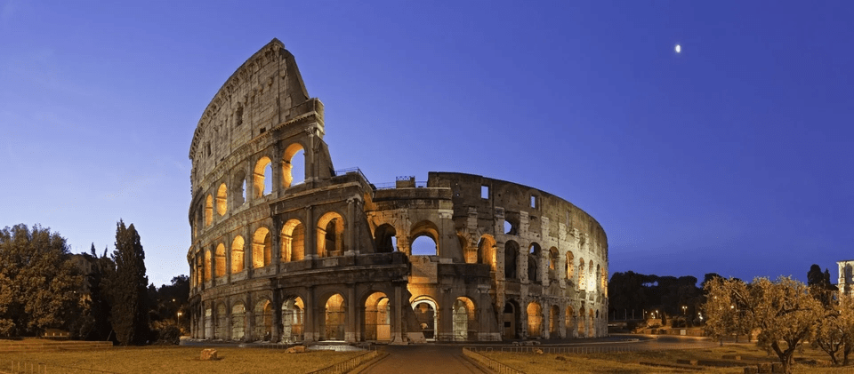 Colosseo e autolinea per Roma