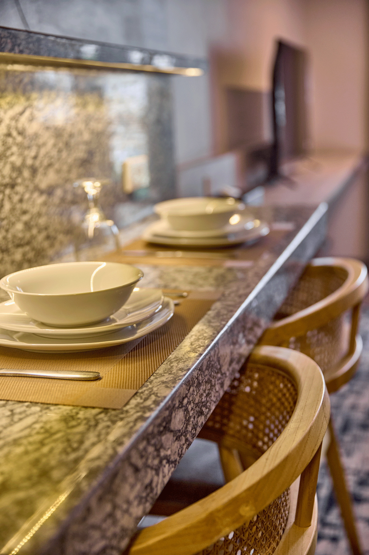 Premium dinnerware and kitchen amenities at our hotel near Greenhills