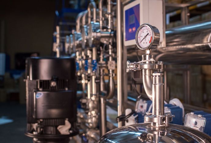 Industrial water filtration system for commercial applications