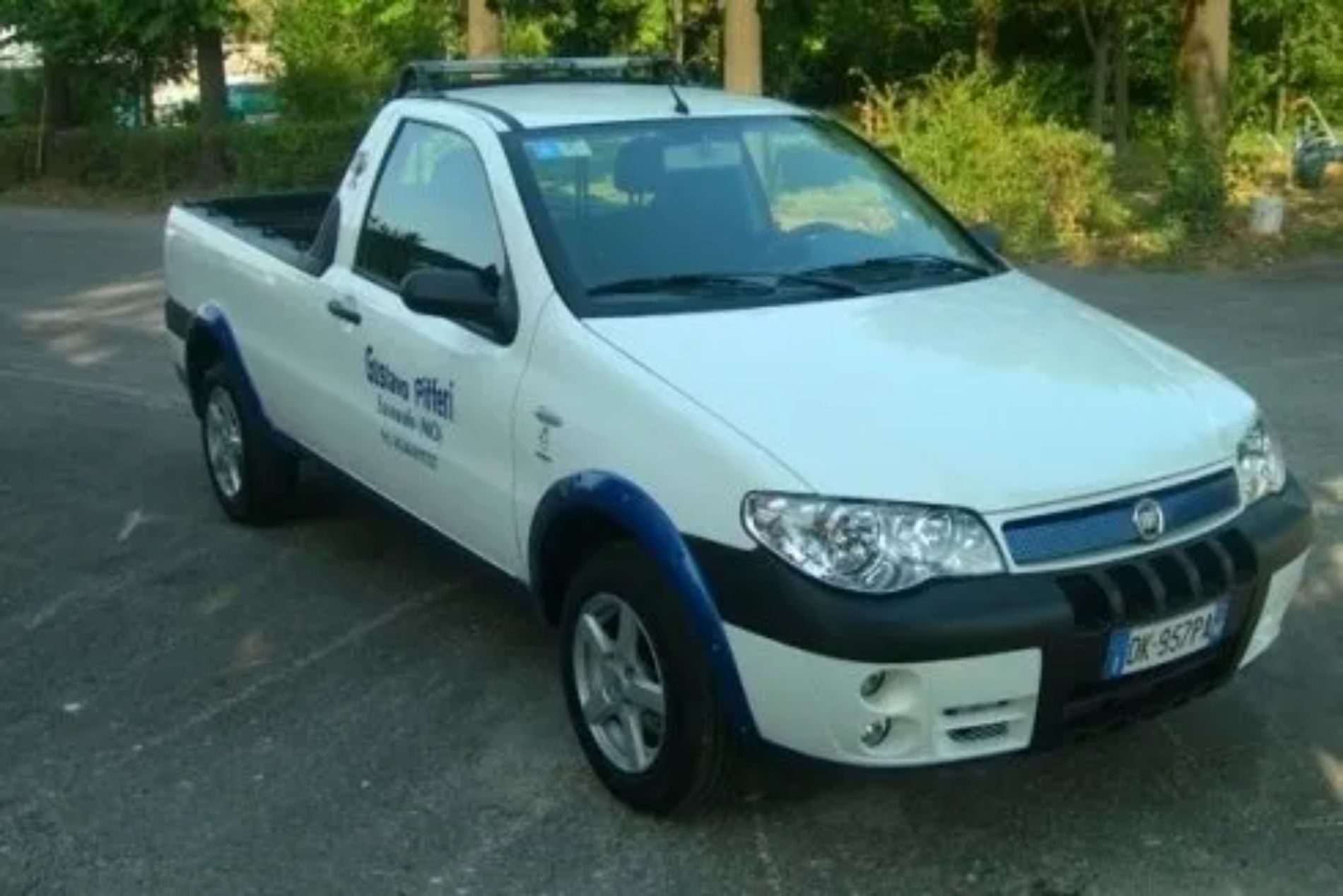 auto della ditta di autotrasporti