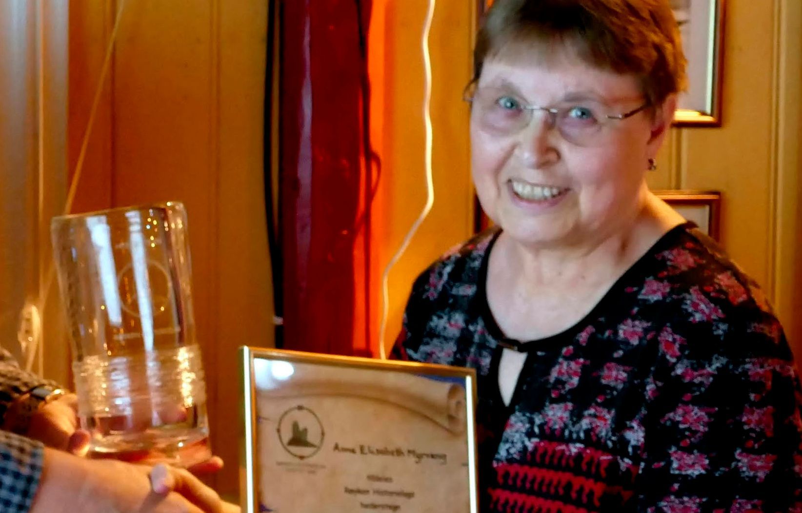 Anne Elisabeth Myrvang fikk hederstegnet