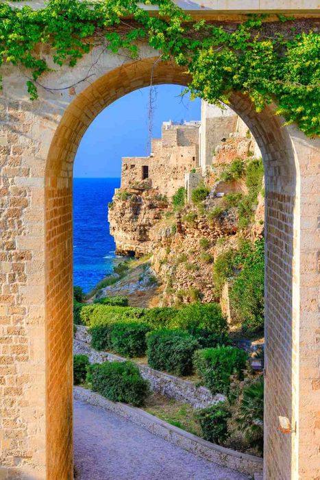 scorcio sul mare Polignano a Mare
