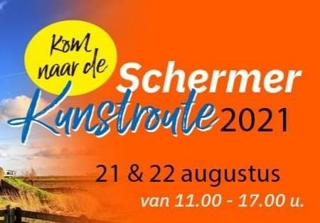 Poster met een oranje en blauwe achtergrond die reclame maakt voor de Schermer Art Route 2021 op 21 en 22 augustus van 11:00 tot 17:00 uur.