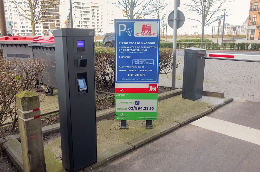 zuilen en kiosken voor toegangscontrole oplossingen