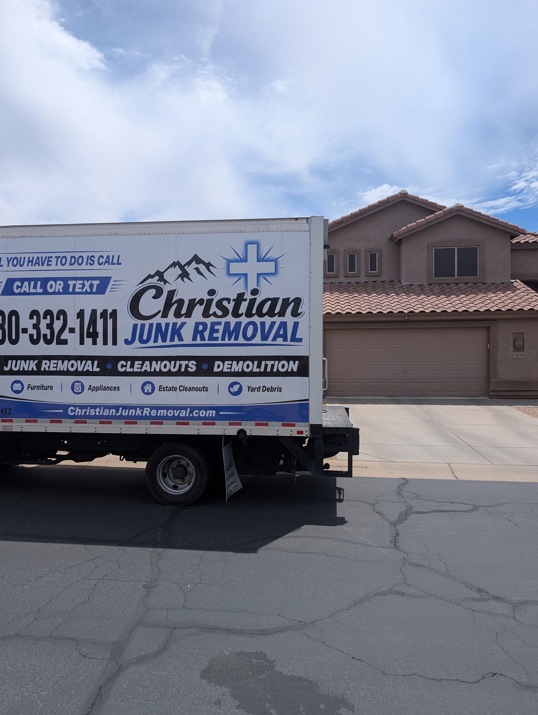 Cave Creek local junk hauling service