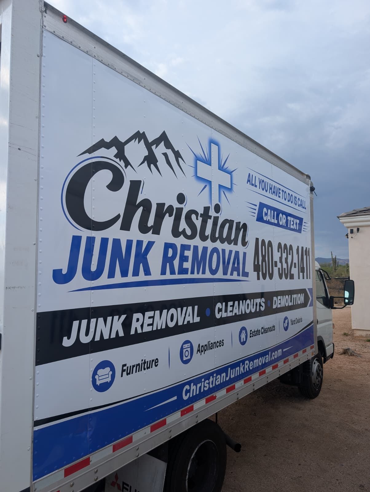 New River Desert Hills rural property cleanup service