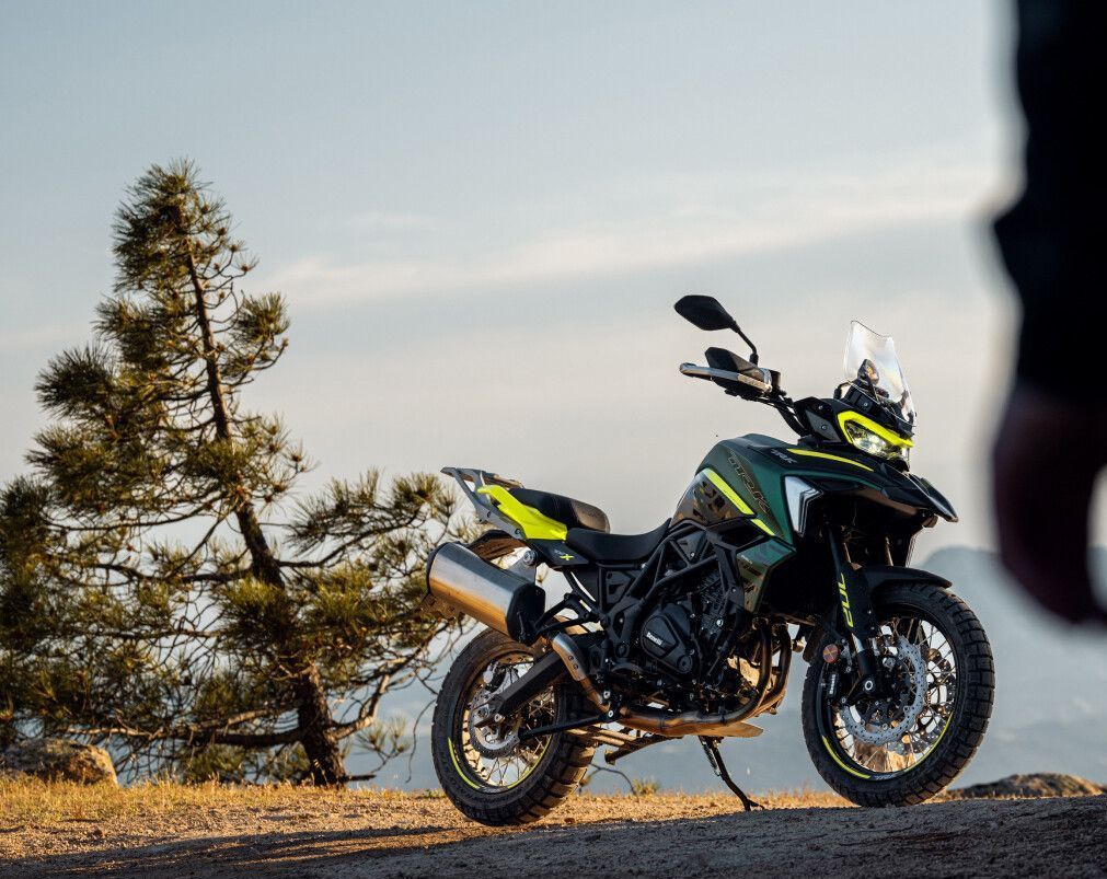 moto grigia