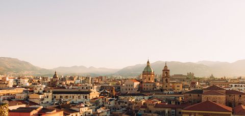 antica torre in Sicilia