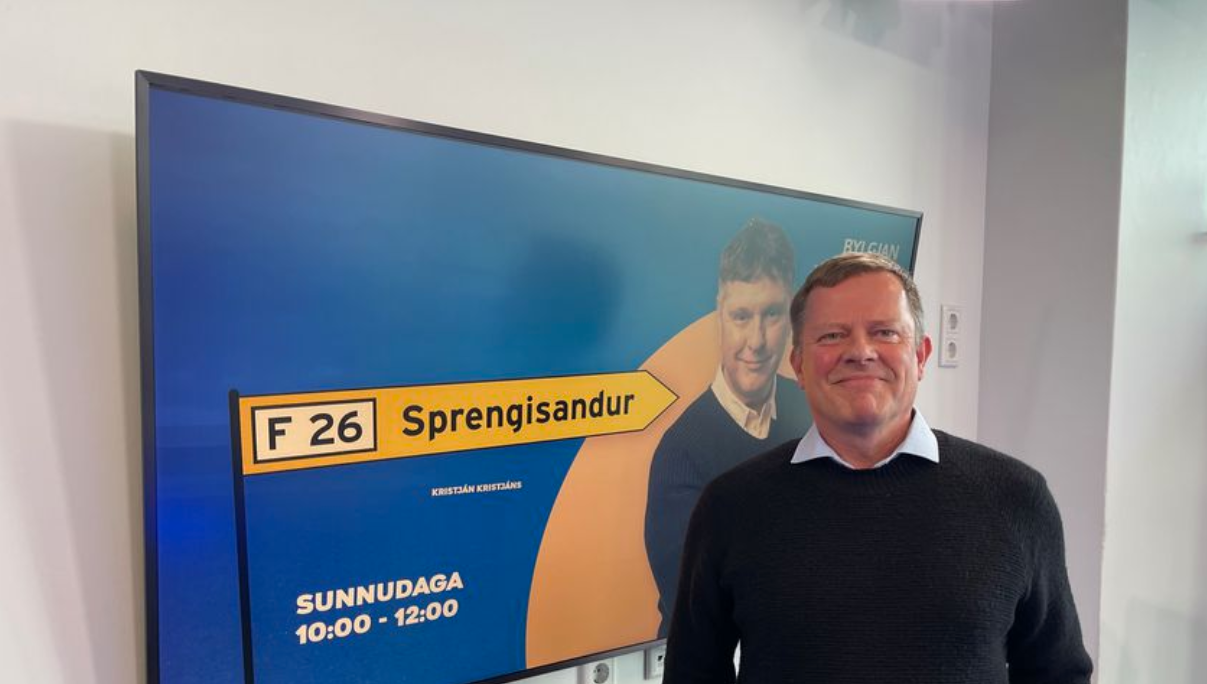 Einar í stúdíói Bylgjunnar