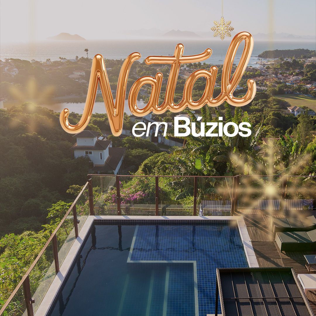 Um homem e uma mulher estão sentados em uma piscina cercada por corações rosas.