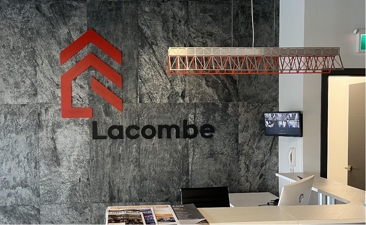 Groupe MD réalisation enseigne découpée Lacombe