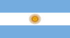 Bandera argentina: tres franjas horizontales, celeste y blanca con un sol en el centro.