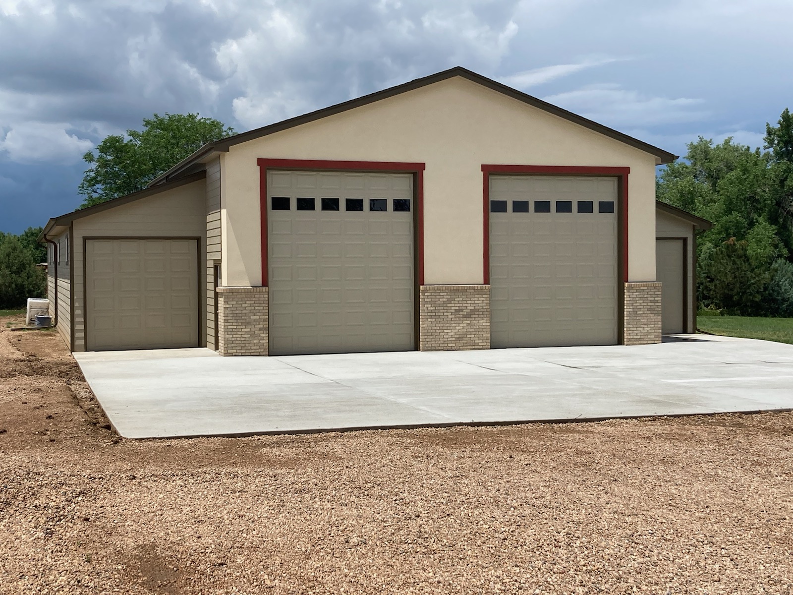 5 Barndominium House Plans with Oversized Garages for Ultimate Flexibility, image size:1600x1200