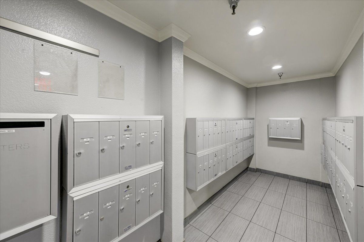 Sliding Photo Gallery Displaying Community Amenities