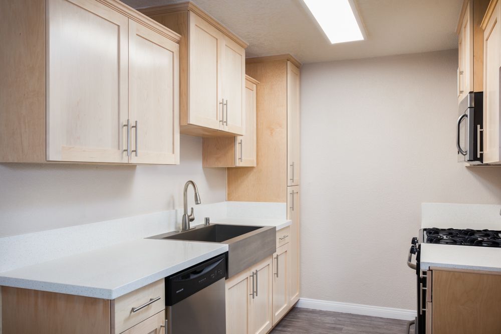 Sliding Photo Gallery Displaying Apartment Features