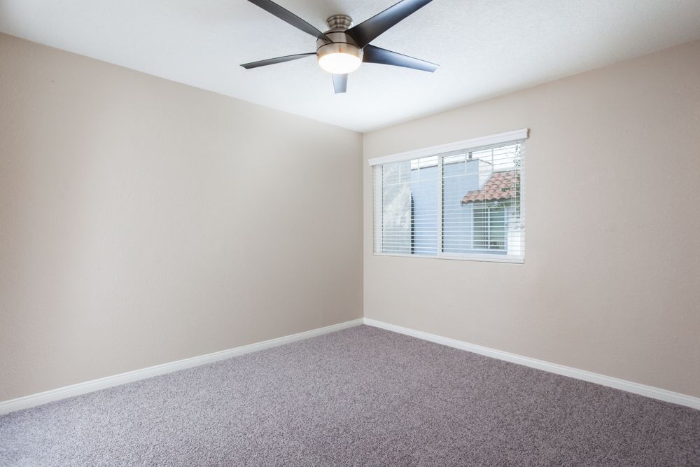 Sliding Photo Gallery Displaying Apartment Features