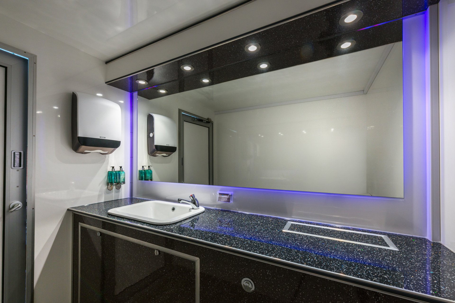 1+1 Luxury Toilet Trailer Hire UK Wight Event Toilets