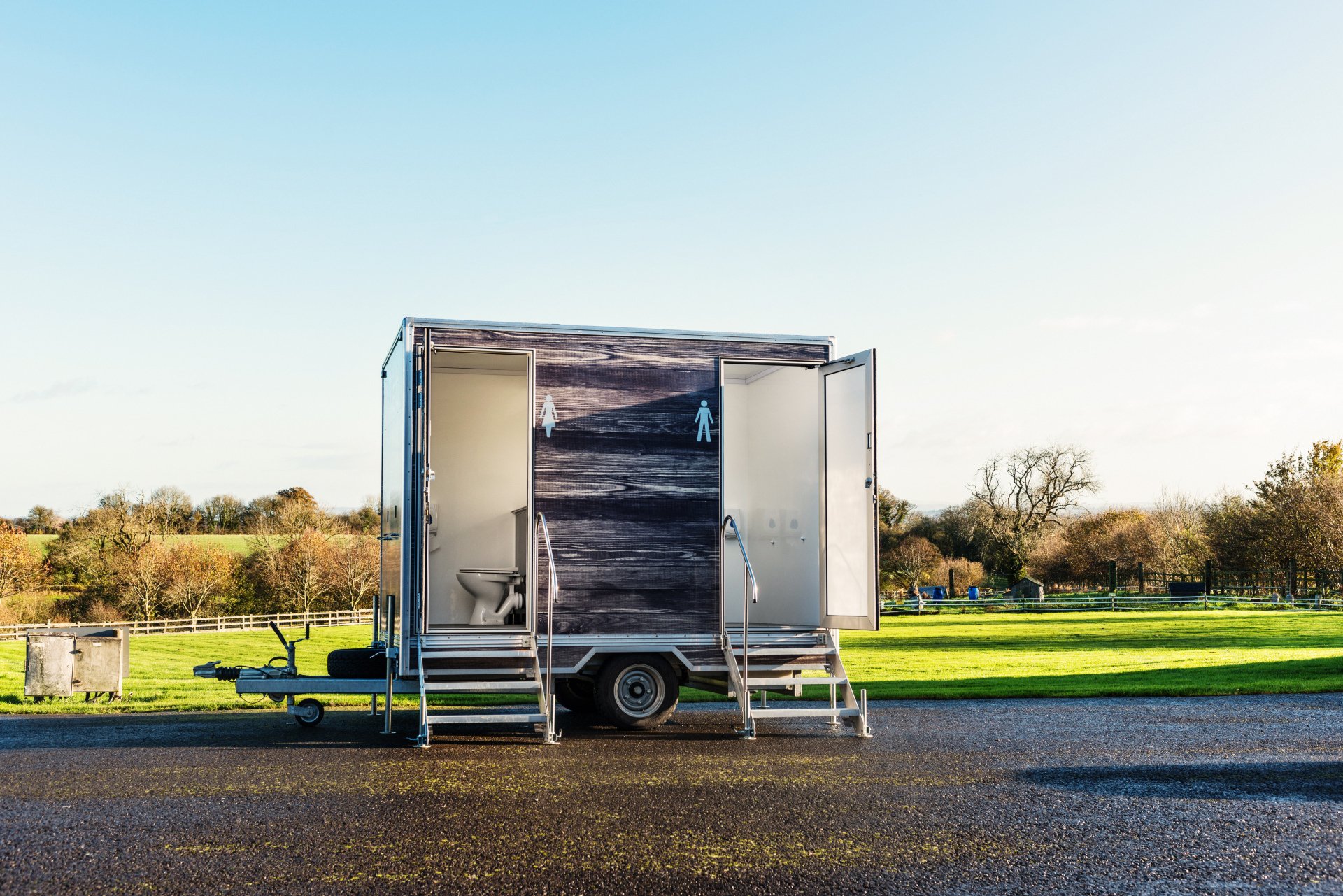 1+1 Luxury Toilet Trailer Hire UK Wight Event Toilets
