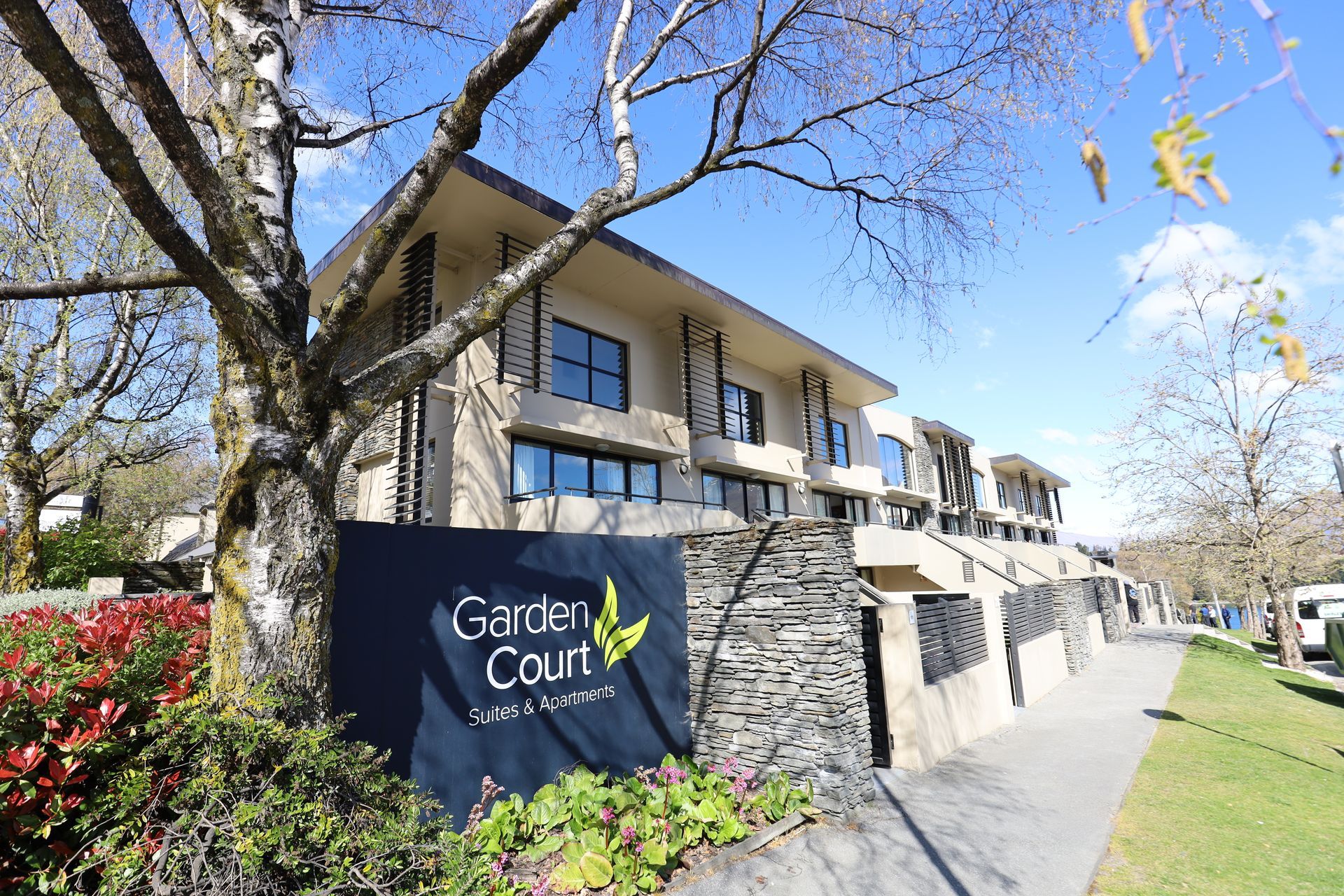 Garden Court Suites & Apartments