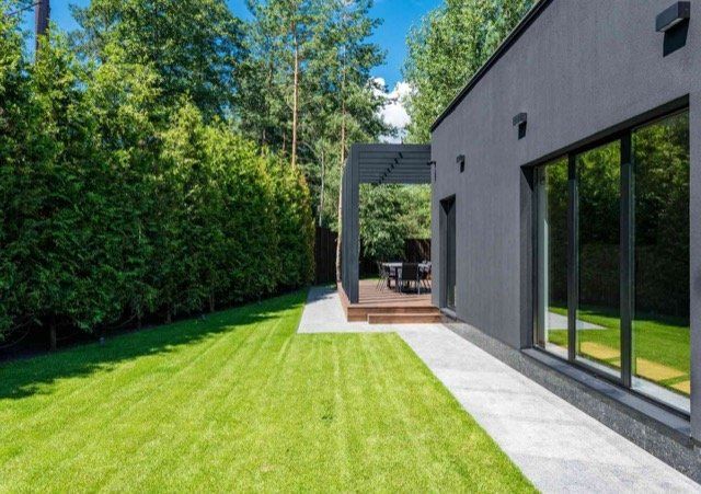 lawn cutting service surrey BC