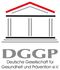 Mitglied DGGP logo: stylized Greek temple with red roof, gray pillars and text