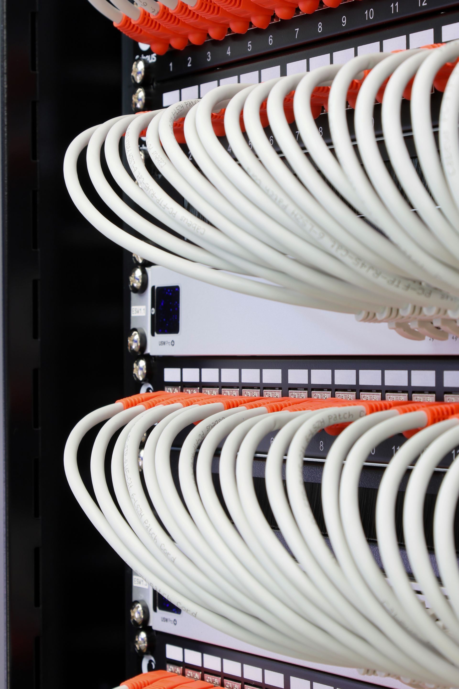 A bunch of wires are stacked on top of each other