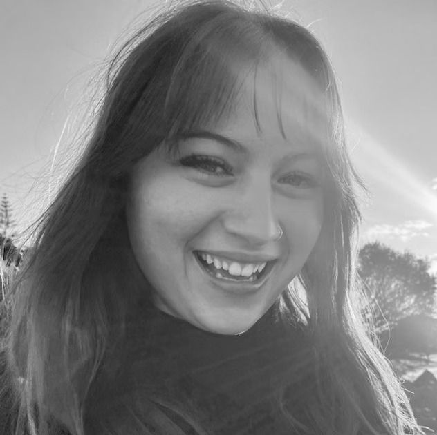 Yasmine, Administration Assistant