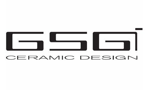 Logo: "GSG" in grassetto, carattere sans-serif sopra "CERAMIC DESIGN". Lettere nere su bianco.