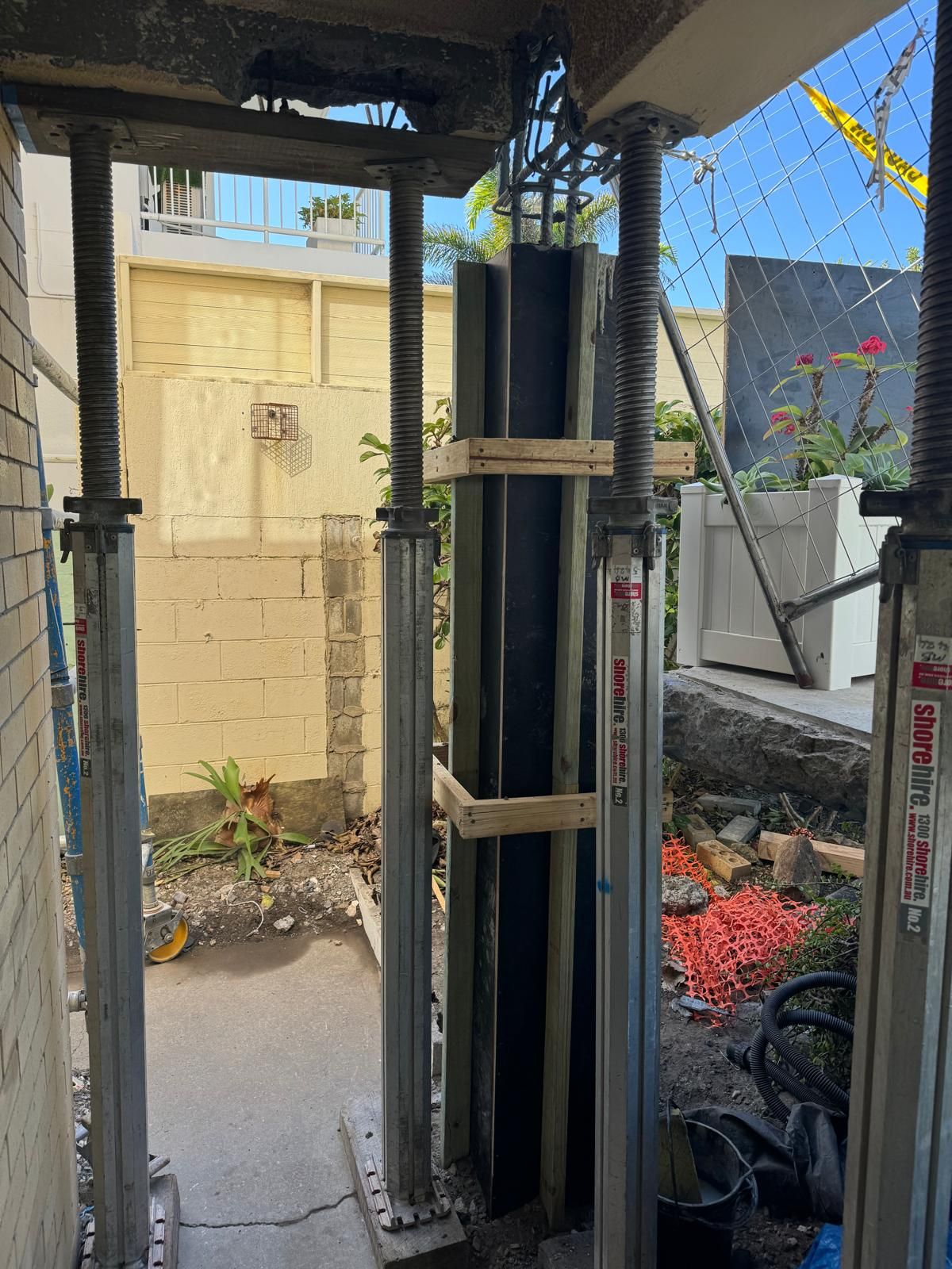 BUILDING CORNER COLUMN & BEAM STRUCTURAL CONCRETE REPAIRS