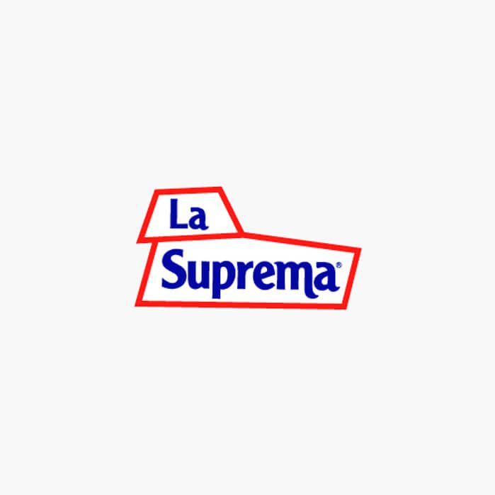 Logotipo de La Suprema: contorno rojo, texto azul 