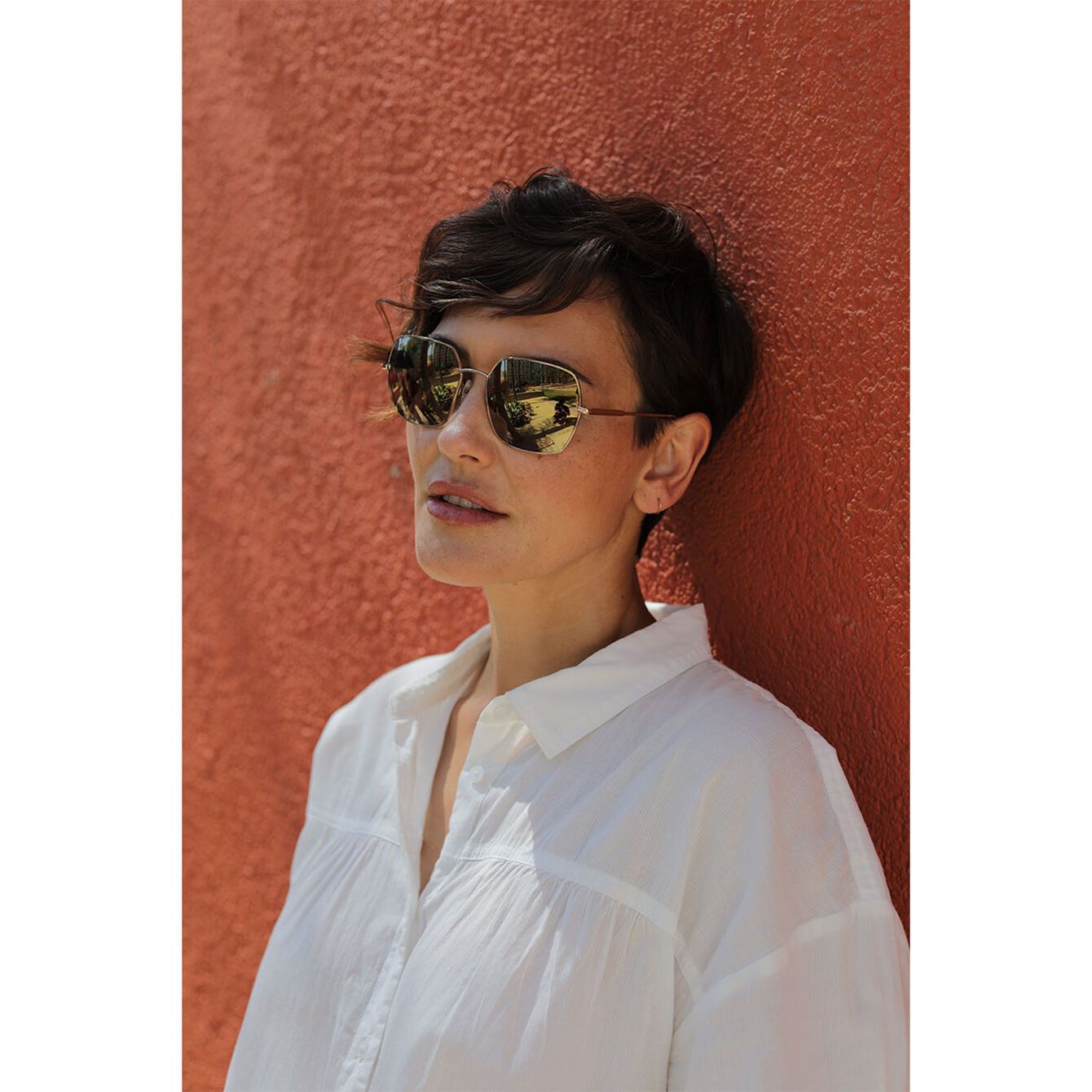 Lunettes solaires tendance été 2024 - hexagonale - vendue à gembloux optique