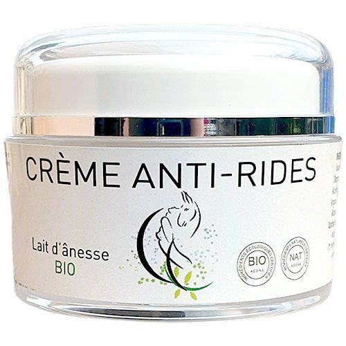 Ce soin intense aux huiles rares et précieuses est idéal pour les peaux sèches ou matures. Cette crème anti-ride riche et voluptueuse est particulièrement concentré en actifs rajeunissants aux propriétés restructurantes et hautement nutritives. La crème anti-ride au lait d’ânesse bio Essentiel Nature Cosmétique associe les propriétés exceptionnelles du lait d'ânesse et celles d'autres actifs bio Ce Soin Anti-Rides tire ses vertus nourrissantes et réparatrices d'un complexe d’huiles végétales biologiques précieuses. L'huile de figue de barbarie, d'argan, de beurre de karité nourrissent et réparent les peaux sèches ou matures particulièrement délicates.