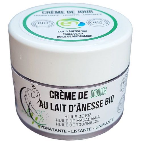 La crème de JOUR BIO au lait d’ânesse BIO Essentiel Nature Cosmétique associe les propriétés exceptionnelles du lait d'ânesse et celles d'autres actifs bio : Des huiles végétales précieuses de première qualité riches en actifs hydratants et protecteurs des tissus épidermiques tels que : Huile de riz, huile de tournesol, huile de macadamia, cire d'abeille et vitamine E. Votre peau est protégée, les rides lissées et vos soins peuvent agir tout au long de la journée. Convient à tous types de peaux et particulièrement aux peaux mixtes à sèches.