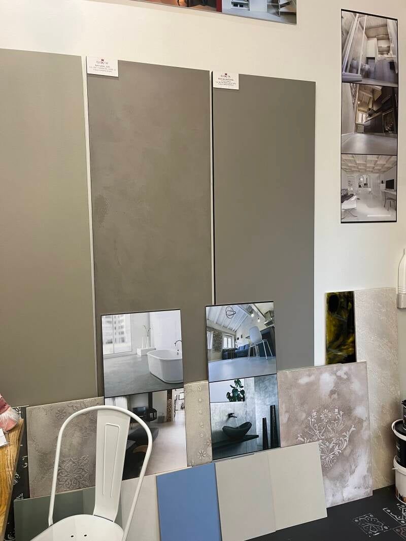 Vista interna dello showroom sulla resina a Modena