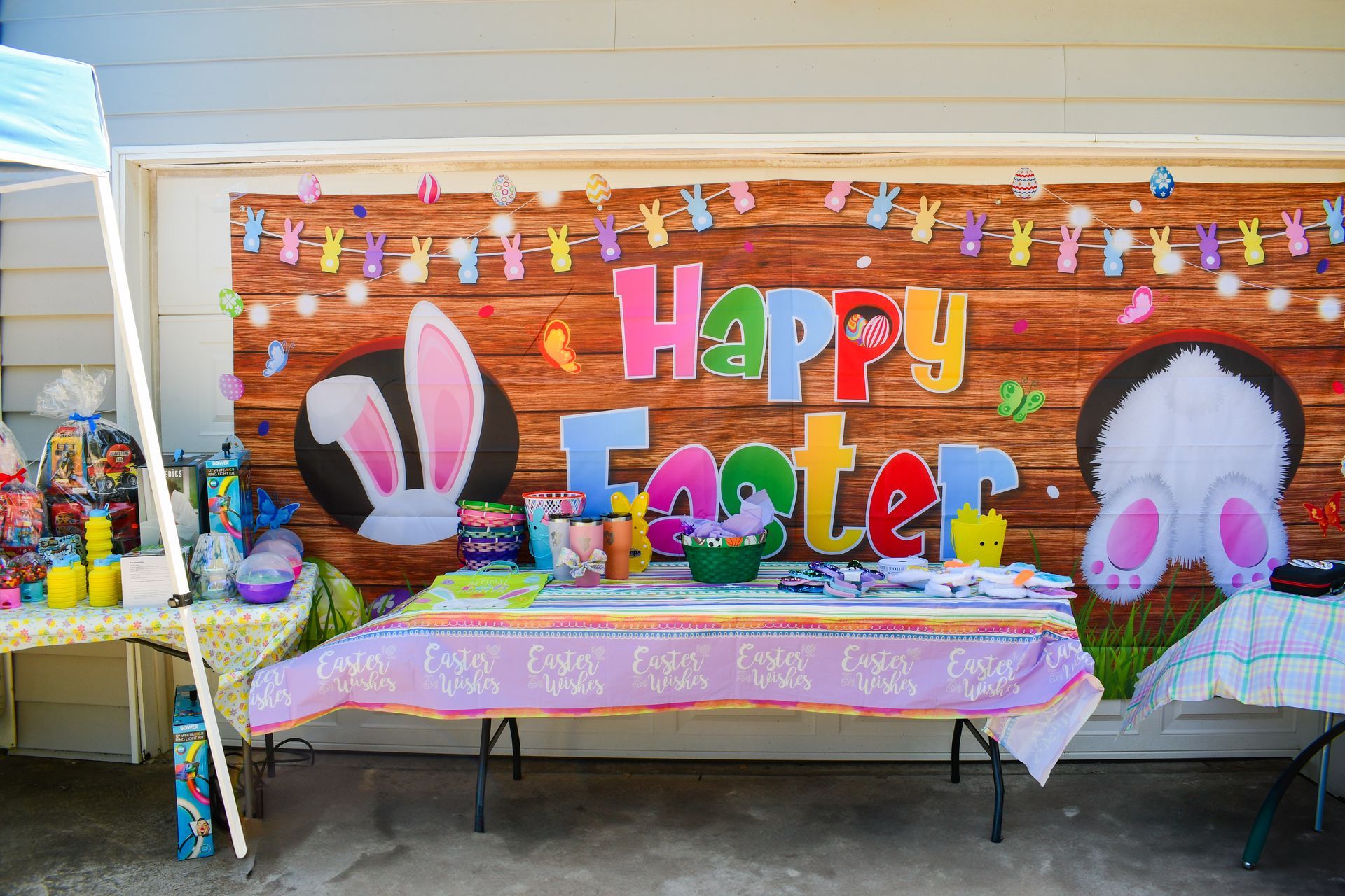 Easter-themed table setup: 