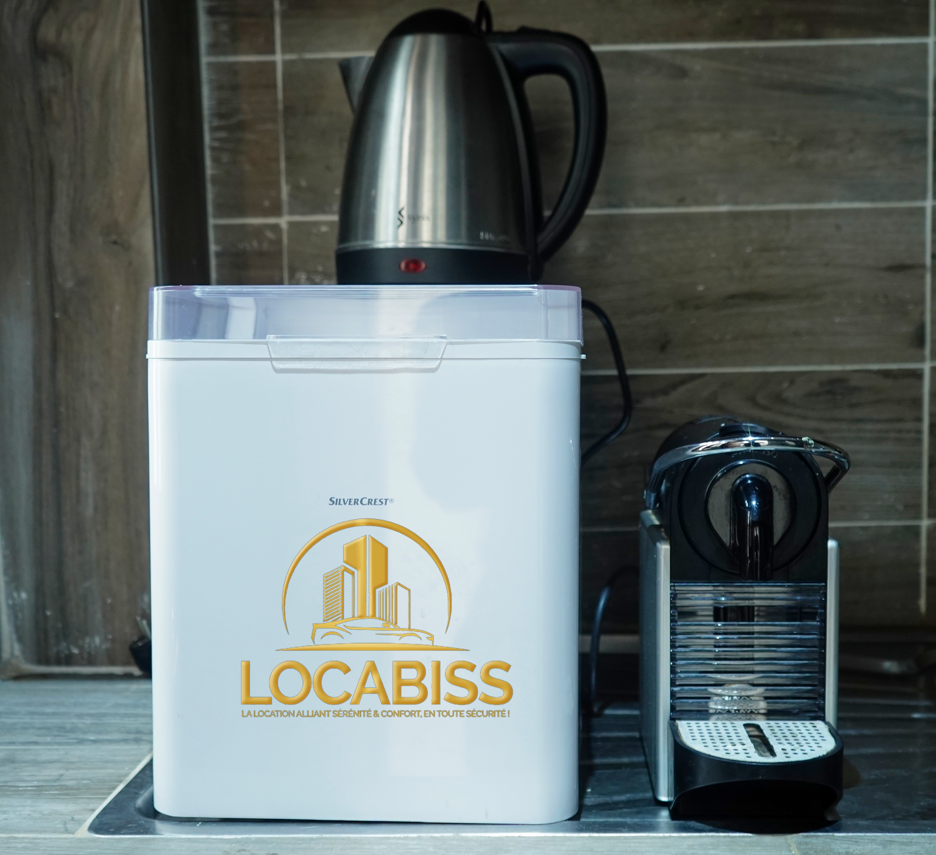 Une boîte blanche avec le mot locabiss dessus
