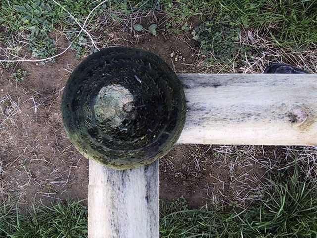 Domeloc wooden fence corner post