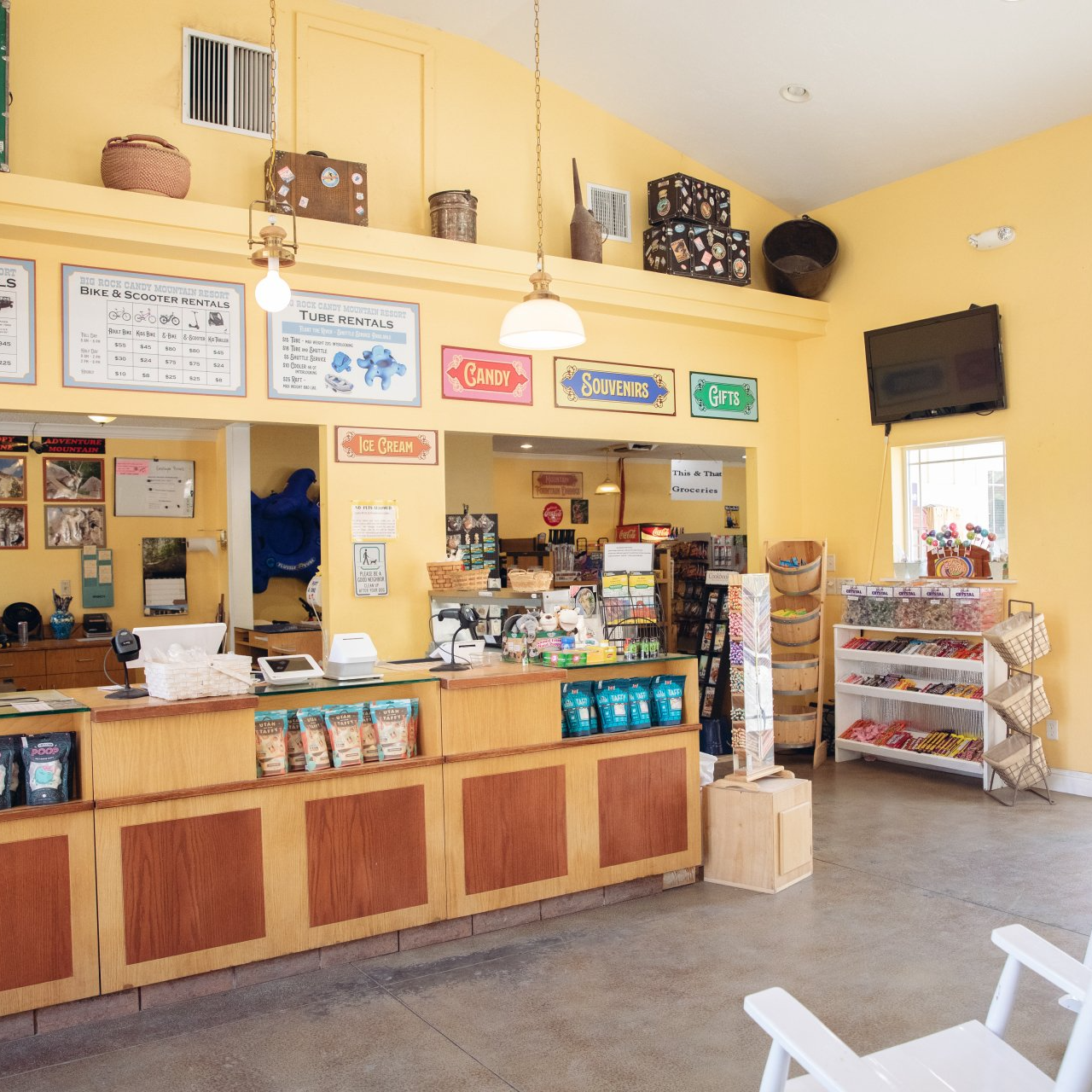 A store with a sign that says ' ice cream ' on it