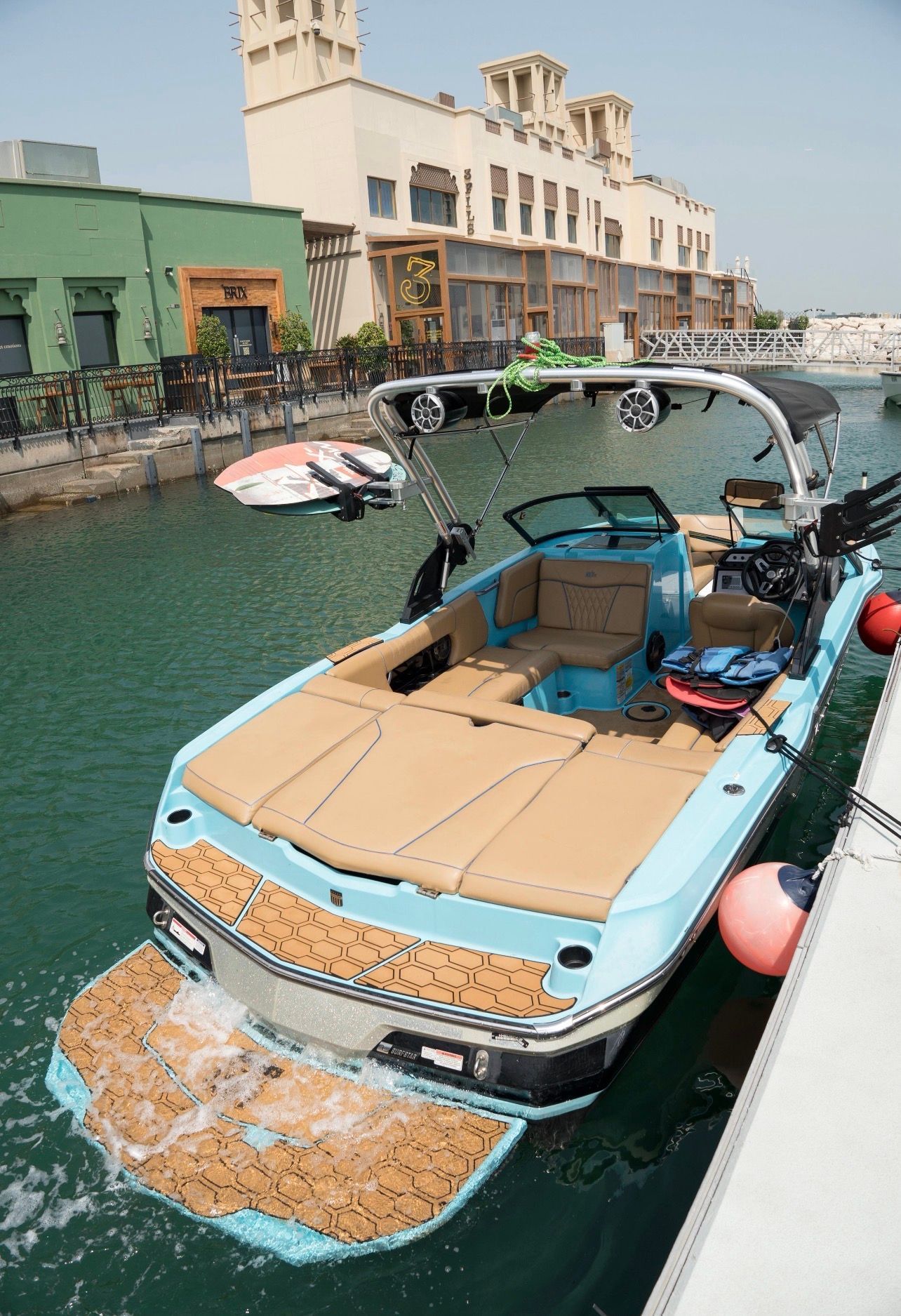 wakeusrfing boat mastercraft NXT